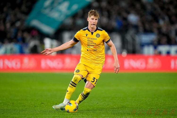 开云:意甲媒体透露:乌迪内斯愿意听取米兰对克里斯滕森的报价,目前球员身价1500-2000万 开云:意甲媒体透露:乌迪内斯愿意听取米兰对克里斯滕森的报价,目前球员身价1500-2000万