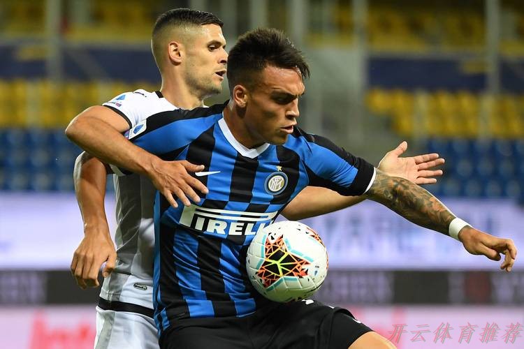 开云:意甲媒体透露:乌迪内斯愿意听取米兰对克里斯滕森的报价,目前球员身价1500-2000万 开云:意甲媒体透露:乌迪内斯愿意听取米兰对克里斯滕森的报价,目前球员身价1500-2000万